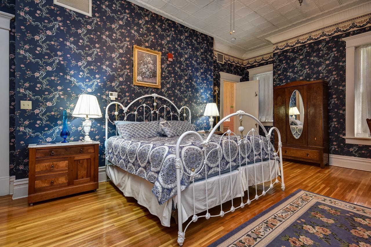 The Mansion At Elfindale Bed & Breakfast Springfield Room photo